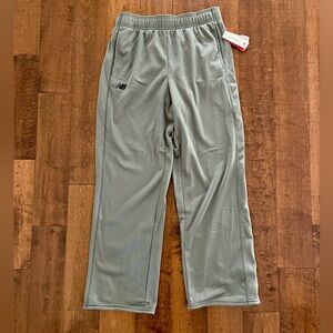 NWT men’s New Balance Gray Fleece Lined Track Pants Stretch Performance Large